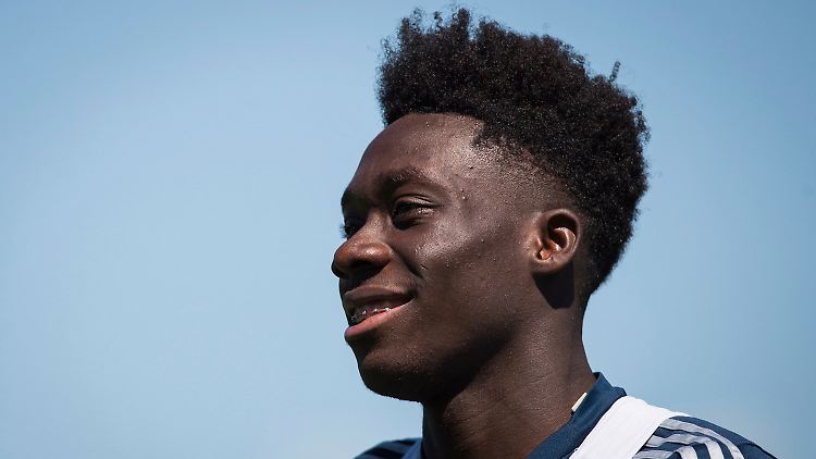 Alphonso Davies hatte die Wahl zwischen den europäischen Topvereinen - und entschied sich für den FC Bayern.