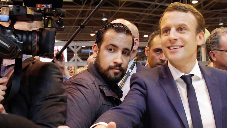 Der französische Präsident Emmanuel Macron mit seinem Sicherheitsmitarbeiter Alexandre Benalla.
