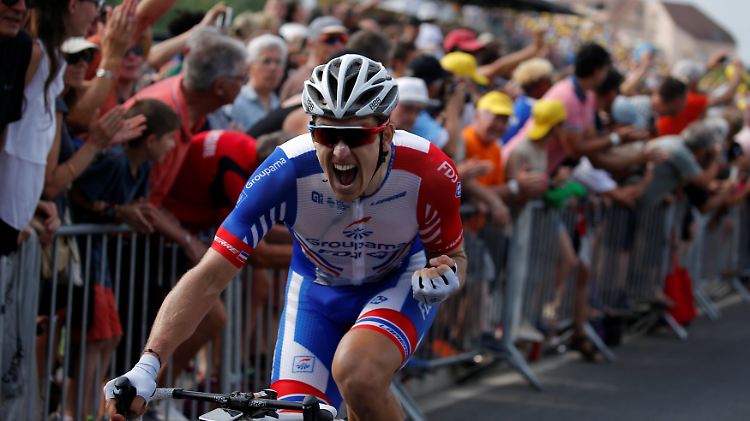 Arnaud Demare setzte sich im Massensprint durch. Es war sein erster Tagessieg bei der Tour 2018.