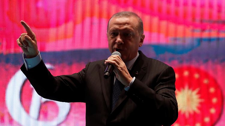 Die Türkei ist weit davon entfernt, bald "eine der zehn größten Wirtschaftsmächte der Welt" zu sein, wie der türkische Präsident Erdogan verspricht.