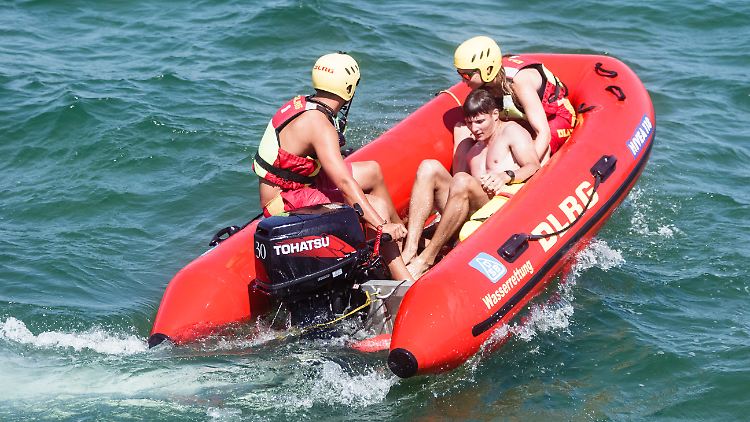 "Rettungschwimmer sind und bleiben für uns das wichtigste Rettungsmittel", so die DLRG. 