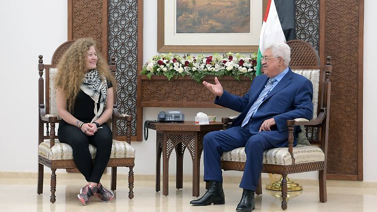 Tamimi traf nach ihrer Freilassung Palästinenserpräsident Abbas .