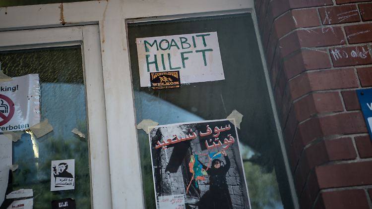 "Wir können uns nicht vorstellen, mit Horst Seehofer auf einer Bühne zu stehen", teilte der Verein "Moabit hilft".