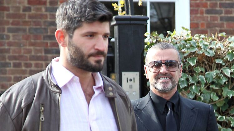 2012 ging George Michael (rechts) mit Fadi Fawaz eine Beziehung ein.