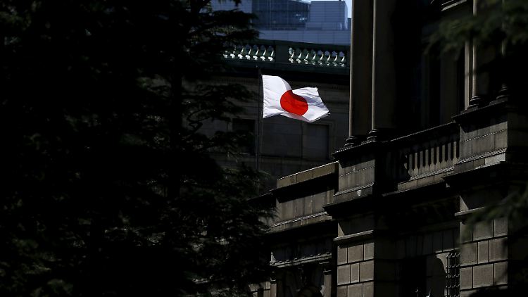 Im Licht der Geldpolitik: Die japanische Zentralbank denkt über Anpassungen bei ihren multimilliardenschweren Marktstimuli nach.