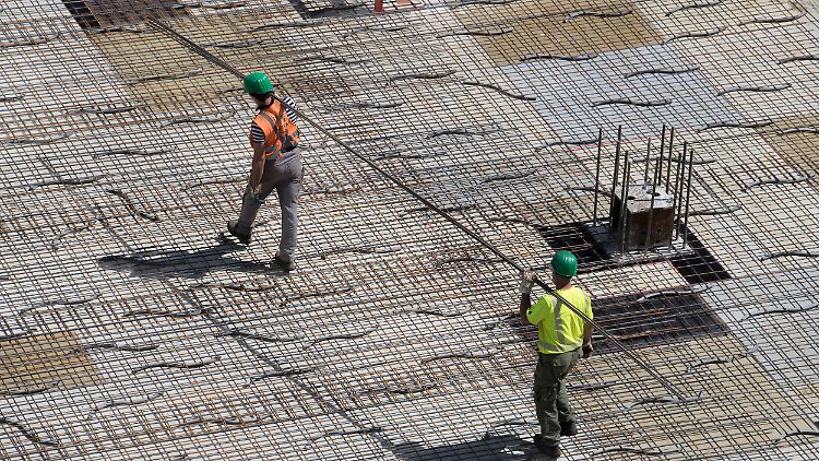 Aufschwung in Deutschland: "Die Entwicklung am Arbeitsmarkt ist sehr günstig, allerdings nicht mehr so schwungvoll."