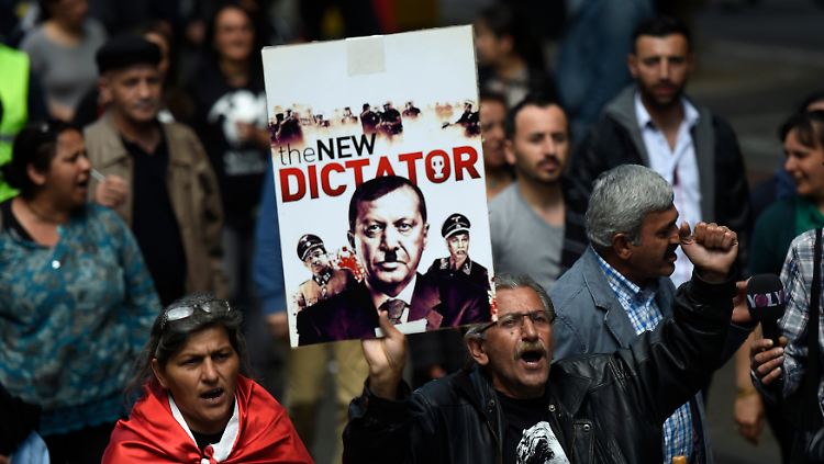 Gegendemonstration in Köln im Jahr 2014.