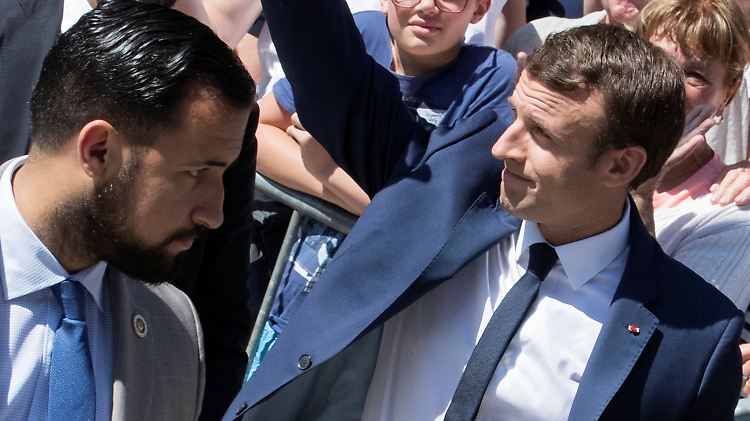 Alexandre Benalla (links) arbeitete einst als Sicherheitsmann an der Seite von Präsident Emmanuel Macron.