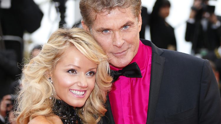 Traumhochzeit in Süditalien: David Hasselhoff heiratet seine 28 Jahre jüngere Freundin Hayley Roberts.