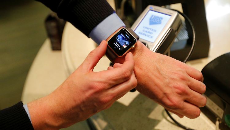 Die Möglichkeiten zum Bezahlen mit dem Smartphone nehmen zu.