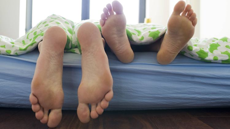 Bevor der Interessent ein Wasserbett kauft, möchte er via Chat noch ein paar wichtige Details vom aktuellen Besitzer wissen.
