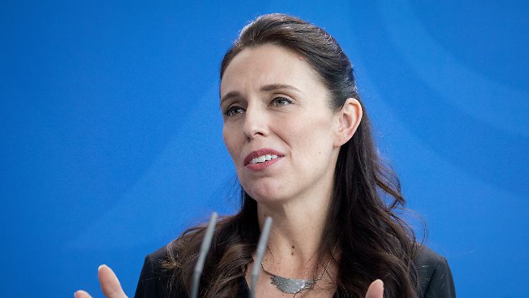 Jacinda Ardern führt Neuseeland wieder.