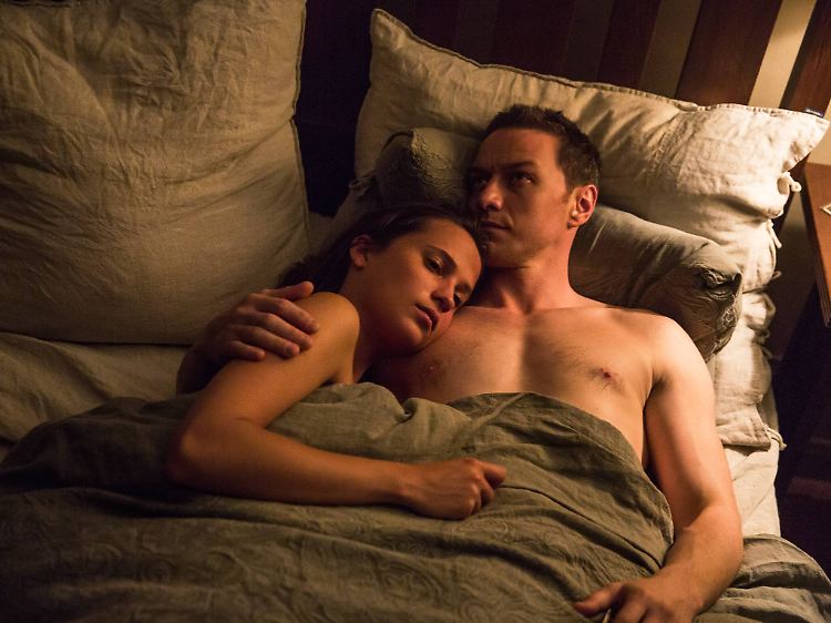 Danielle und James lernen sich in einem Hotel an der französischen Atlantikküste kennen; viel mehr Zeit als eine Nacht bleibt ihnen nicht.