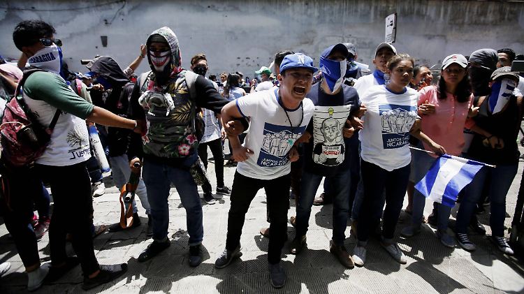 Ortega-Gegner protestieren in der Stadt León.