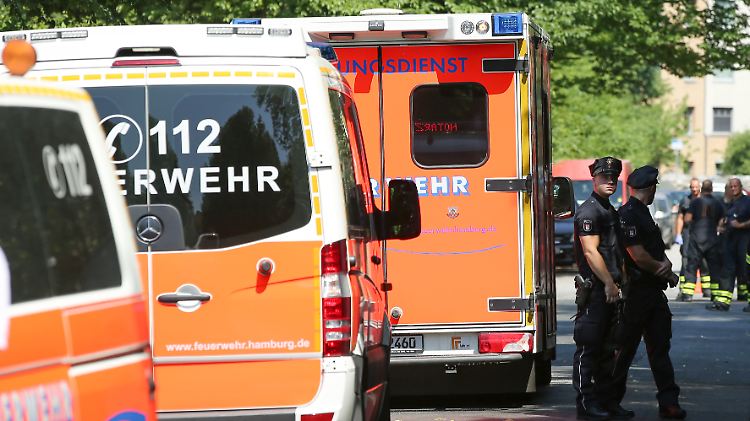 Der 42-Jährige wurde in ein Krankenhaus gebracht, wo er seinen schweren Verletzungen erlag.