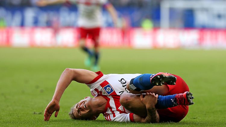 Laut Torsten Mattuschka werden langjährige Bundesligaprofis wie Lewis Holtby vom HSV in der 2. Liga einen neuen Druck zu spüren bekommen.