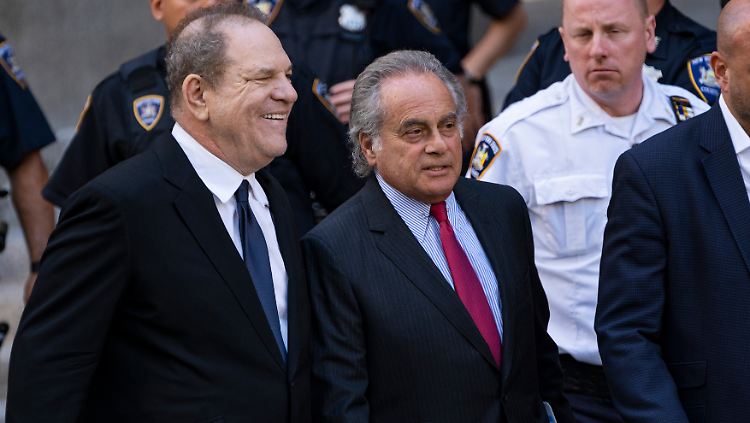 Der Ex-Filmmogul Harvey Weinstein (links) und sein Anwalt Ben Brafman sehen sich im Recht.