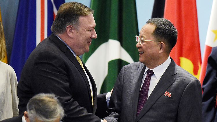 "Viele produktive Gespräche" - die Außenminister der USA und Nordkoreas trafen sich in Singapur. 
