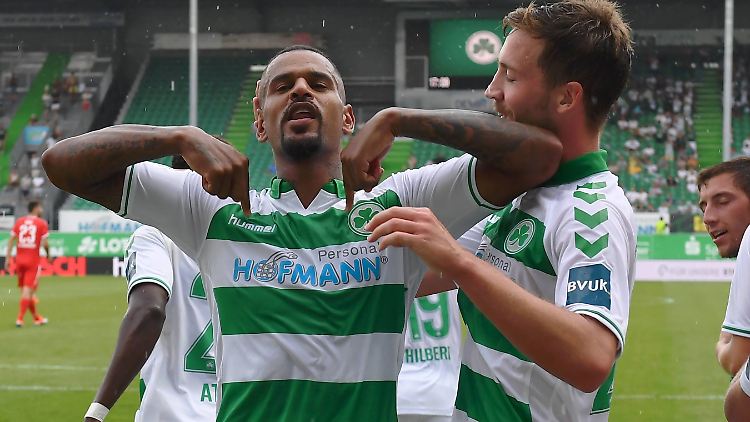 Daniel Keita-Ruel traf bei seinem Pflichtspieldebüt für Greuther Fürth gleich doppelt.