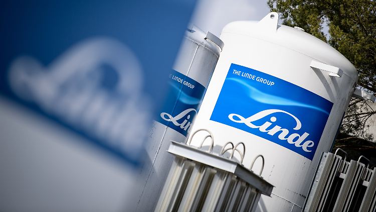 Der Gasehersteller Linde stößt bei der Fusion mit dem früheren US-Konkurrenten Praxair auf unerwartete kartellrechtliche Hürden.