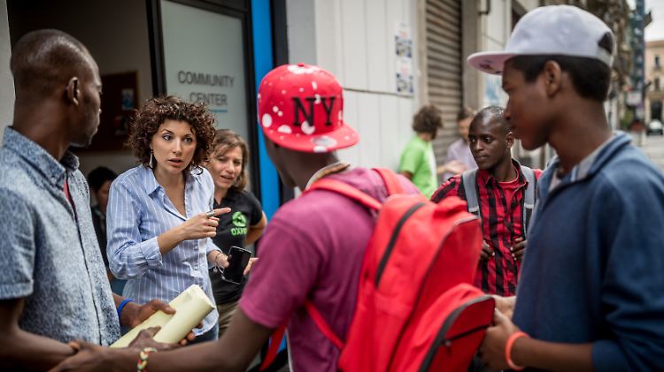 Das Community Center in Catania vermittelt Migranten auch  in Praktika, um ihre Integration zu fördern.