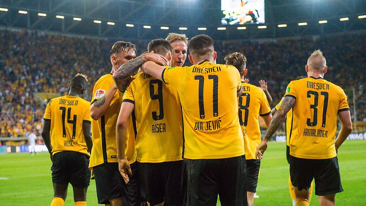 Dresden darf wie im Vorjahr feiern gegen Duisburg feiern.