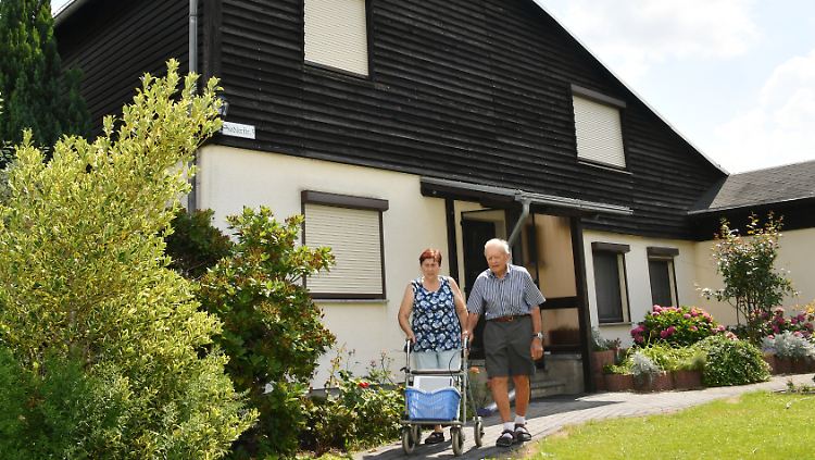 Monika und Günther Freiers Haus in Cottbus/Groß Gaglow ist von Rückübertragungsansprüchen bedroht.