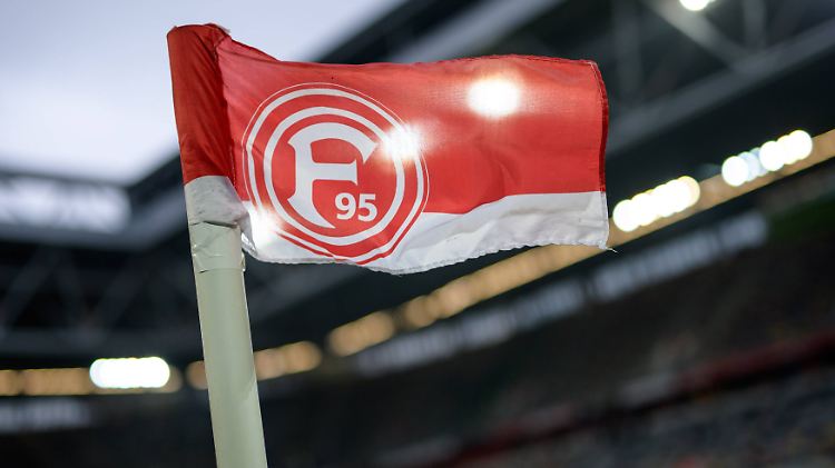 Nach sechs Jahren ist die Fortuna aus Düsseldorf zurück in der Fußball-Bundesliga - mit einem Mini-Etat.