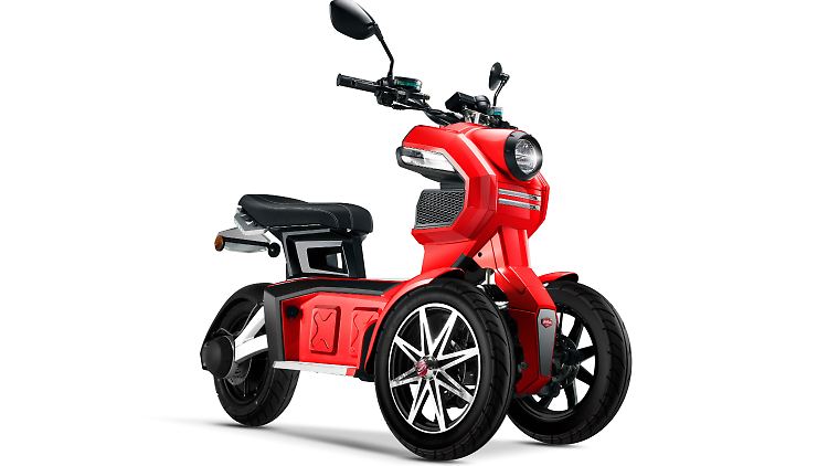 Beim iTango von Doohan handelt es sich um das Einstiegsmodell, welches von einem 1000 beziehungsweise 1200 Watt starken Bosch-Motor angetrieben wird.
