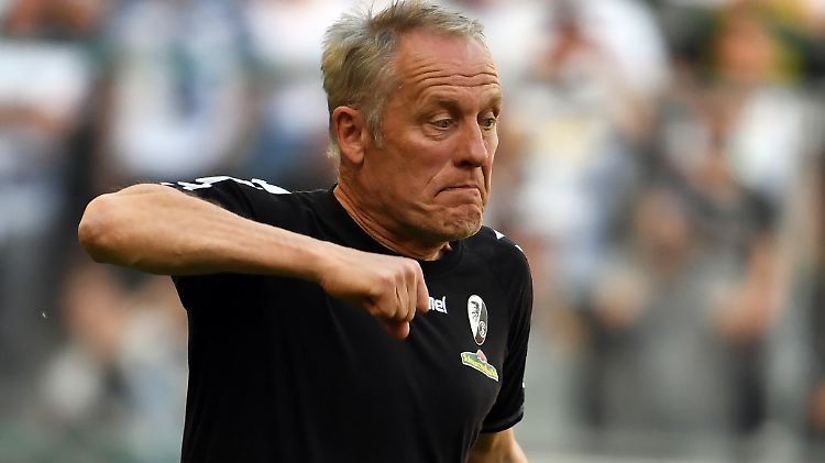 Christian Streich peilt mit dem SC Freiburg den erneuten Klassenerhalt an - und mehr Ruhe.