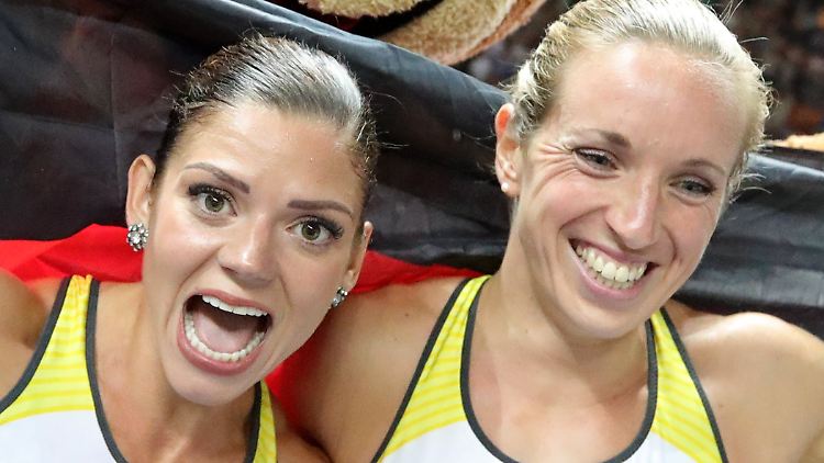 Freude bei Pamela Dutkiewicz (links) und Cindy Roleder.