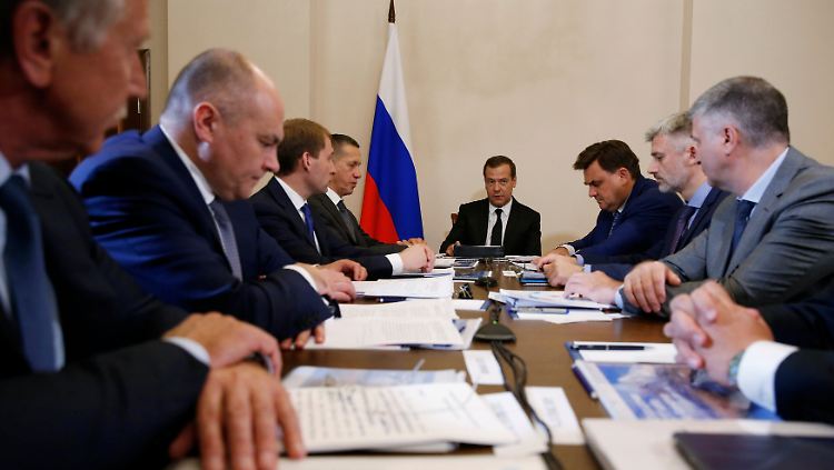 Arbeitstreffen an der russischen Pazifikküste: Russlands Ministerpräsident Medwedew hält sich während seiner Sommerreise in Kamtschatka auf.