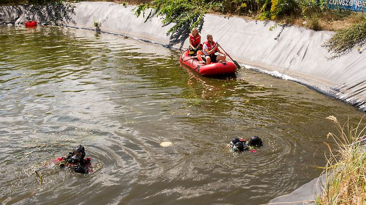 Die Kinder waren bewusstlos aus dem Wasser geborgen worden.