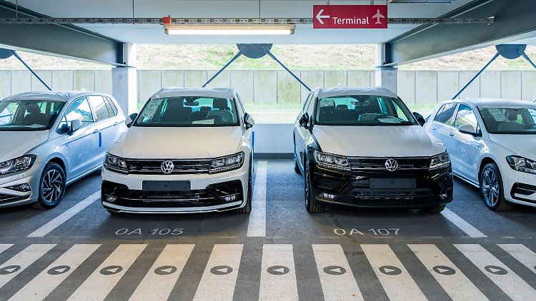 Volkswagen nutzt drei Parkhäuser und drei Freiflächen am BER.