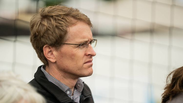 Er habe nur über eine potenzielle Situation gesprochen, in der ohne Linke oder AfD keine Regierungsbildung möglich wäre, erklärte Günther.