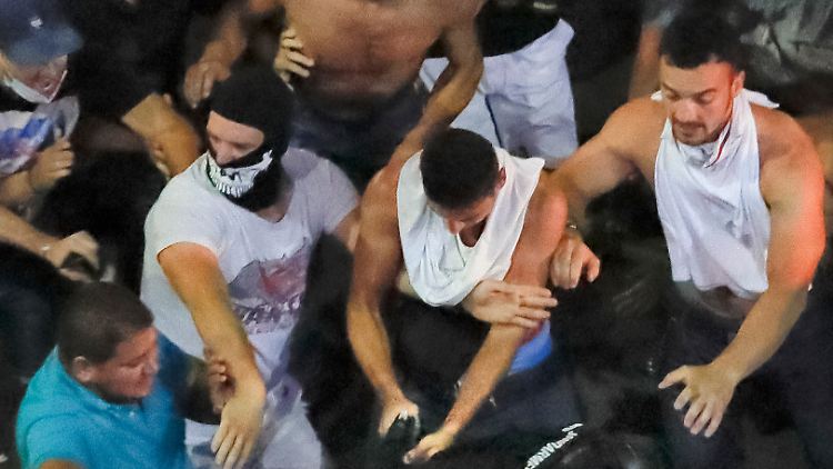 Hat die Regierung Provokateure in die Demonstration geschleust? Diesen Vorwurf erhebt Oppositionsführer Ludovic Orban.