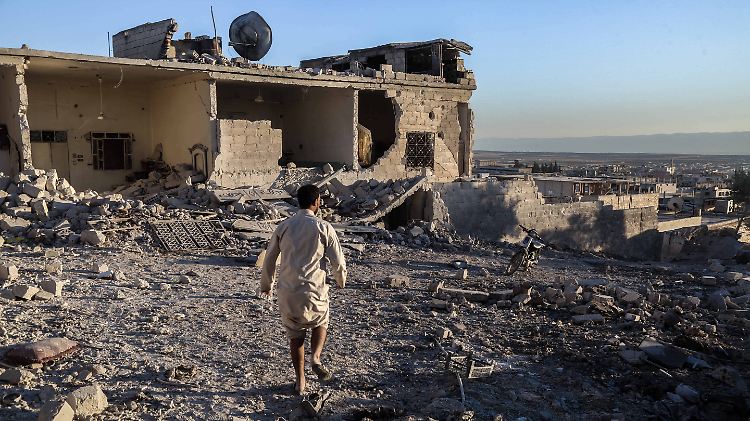 Schwere Angriffe mit Bomben und Artillerie: Bei den Kämpfen in der Region Idlib kommen Berichten zufolge auch zahlreiche Anwohner ums Leben.