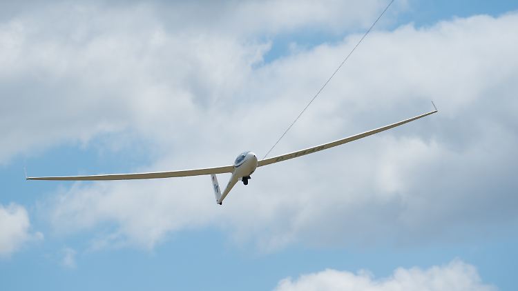 Absturz in den Abendstunden (Archivbild): Segelflieger werden in der Regel per Schleppkabel in die Lüfte gezogen.