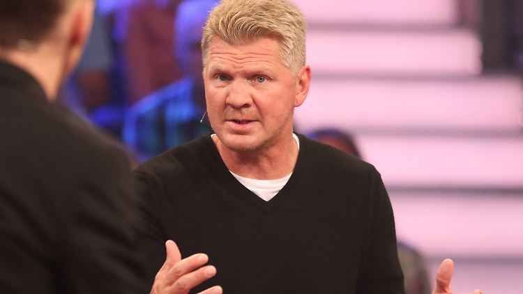 Stefan Effenberg hat kein Verständnis für die öffentliche Kritik von Philipp Lahm an Bundestrainer Joachim Löw.