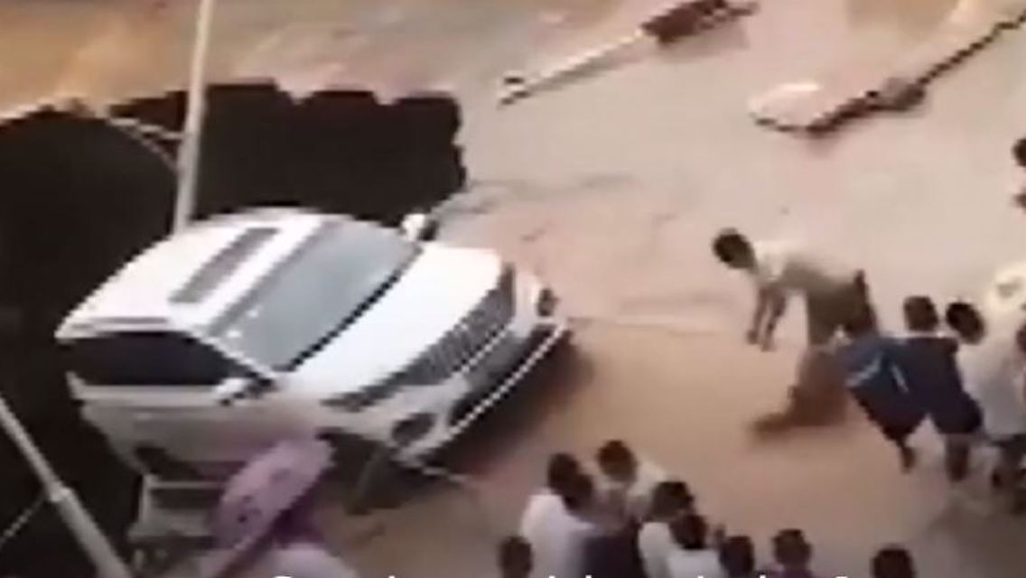 Auto China Erdloch2.JPG