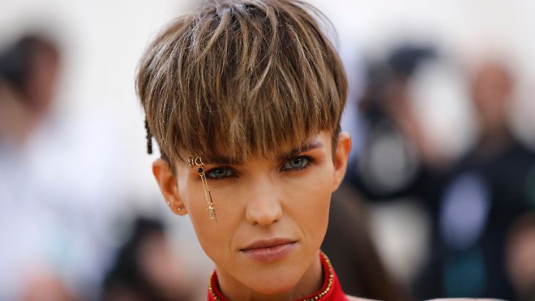 Schauspielerin Ruby Rose lebt offen lesbisch seit sie zwölf Jahre alt ist.