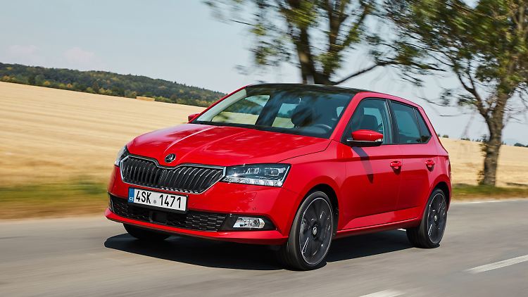Kaum zu erkennen sind die Veränderungen an den Scheinwerfern und am Kühlergrill des Skoda Fabia.
