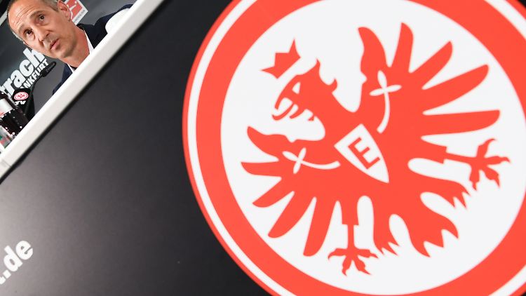 Adolf "Adi" Hütter übernimmt die Eintracht als DFB-Pokalsieger.