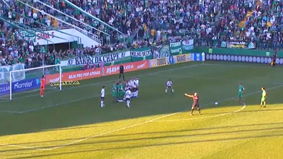 Torres Tor Freistoß Fußball.JPG
