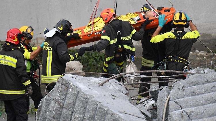 Die Helfer konnten einige Verletzte aus den Trümmern bergen.