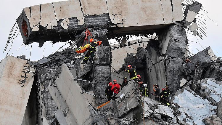 Die Autobahnbrücke Ponte Morandi war mehr als einen Kilometer lang. Ein Teilstück von rund 200 Metern Länge stürzte ein.