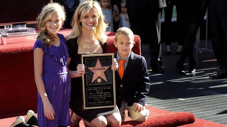 Ein Stern für Mutti - da jubeln auch die Kids: Ava, Reese & Deacon Witherspoon.