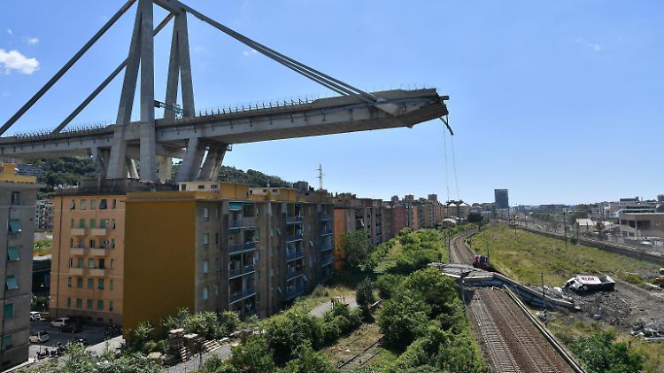 Bislang sind nach dem Unglück in Genua 39 Tote geborgen worden.