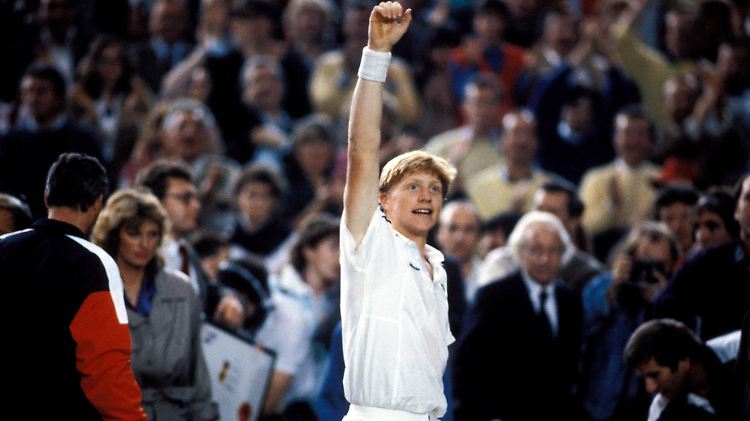 Das waren Zeiten: Boris Becker 1985 in der Münchner Olympiahalle. Dort unterlag die deutsche Mannschaft im Finale des Davis Cups vom 20. bis zum 22. Dezember den Schweden mit 2:3.