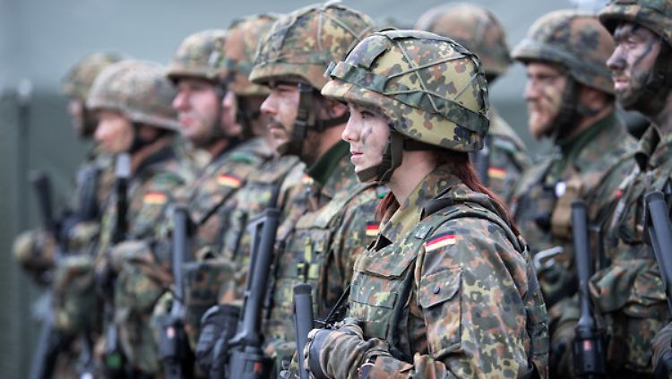 Bundeswehrsoldaten auf dem Nato-Militärstützpunkt in Rukla, Litauen.